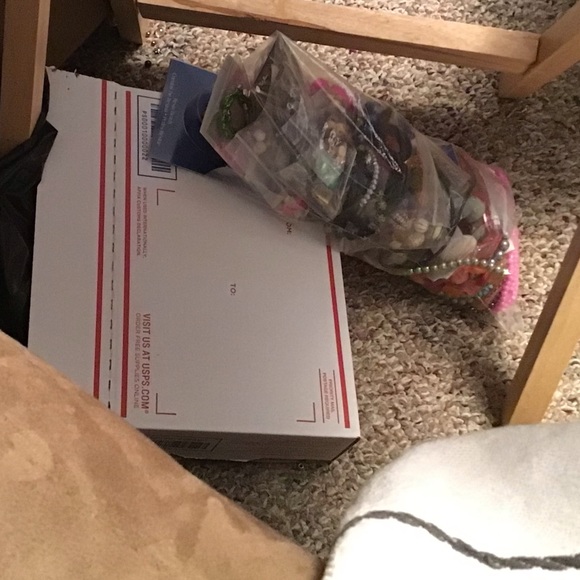 Mystery box … jewelry supplies .. I have so much to sell .. READ THE DESCRIPTION - Picture 1 of 5